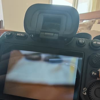 Sony Kameramın LCD Ekranındaki Sararma İçin Garanti Dışı Bırakıldım