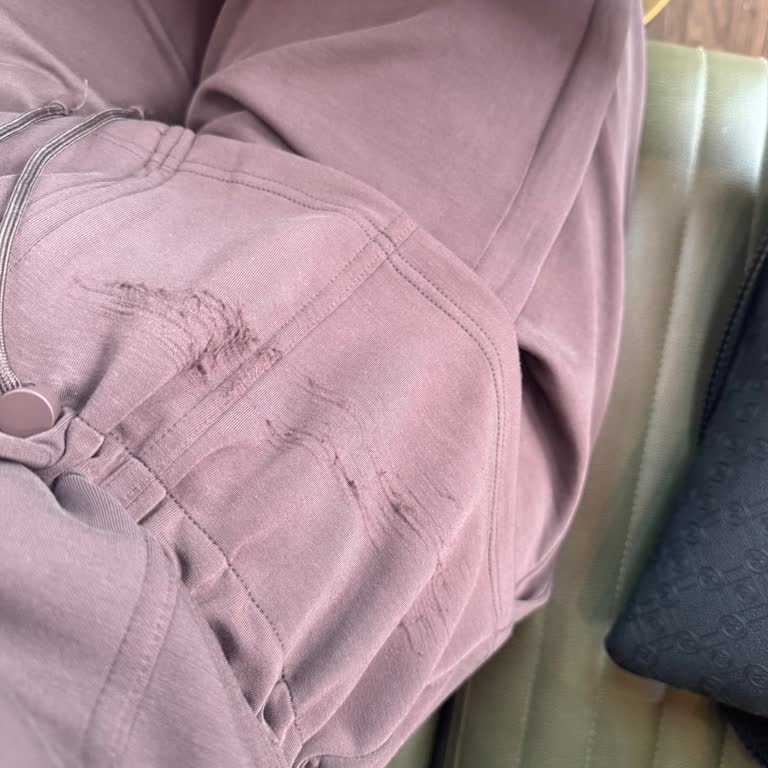 Oysho Won’t Process Exchange for Defective Tracksuit