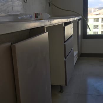 Adıyaman İndere Deprem Konutunda Eksik Ve Hatalı İşçilik Sorunları