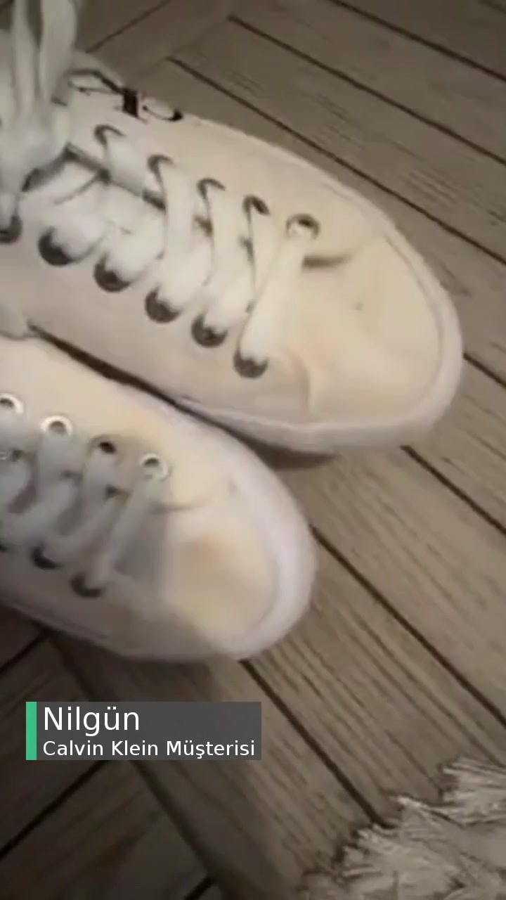 Calvin Klein Beyaz Keten Ayakkabıda Sarı Lekeler videonun kapak resmi
