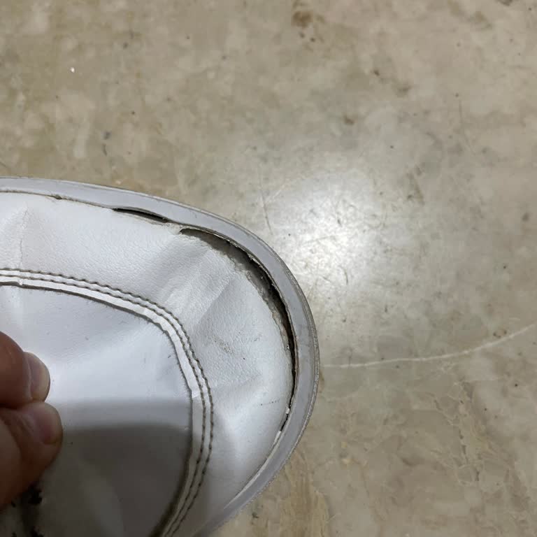 Kısa Sürede Yıpranan Ayakkabı İçin Garanti Talebim Red Edildi: Mağduriyetimin Giderilmesini İstiyorum