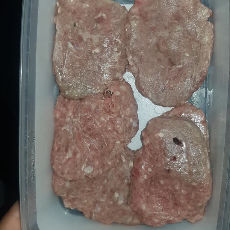 Son Kullanma Tarihi Geçmemiş Köfte Bozuk Çıktı Gri Renk Ve Koku Sorunu Yaşadım