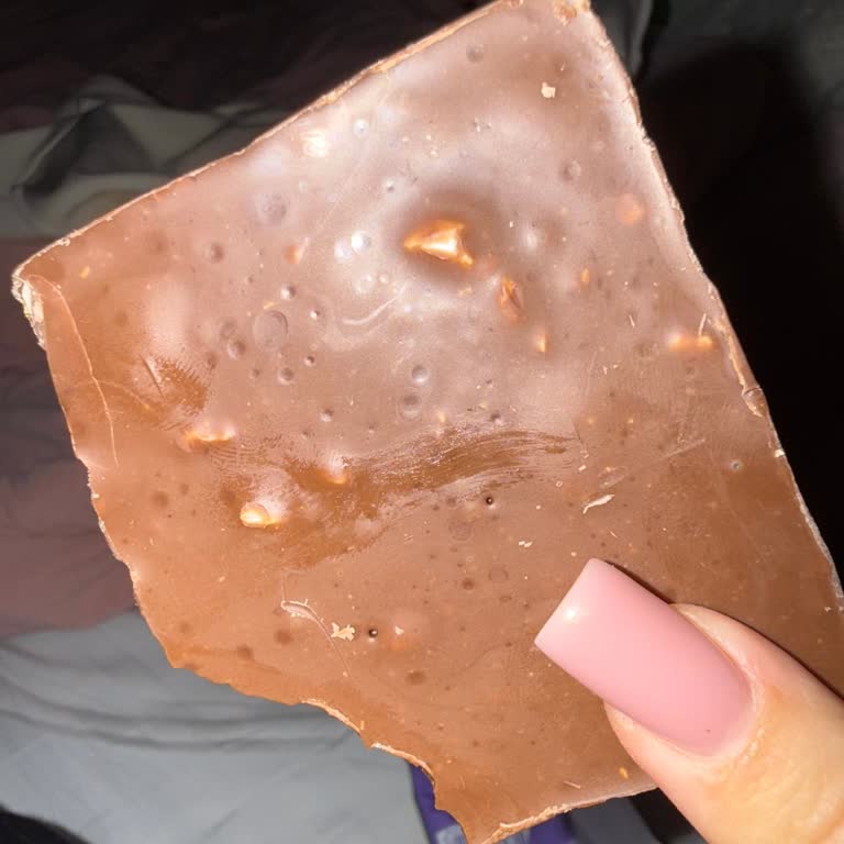 Milka жалоба на шоколад с фундуком, в котором почти нет фундука