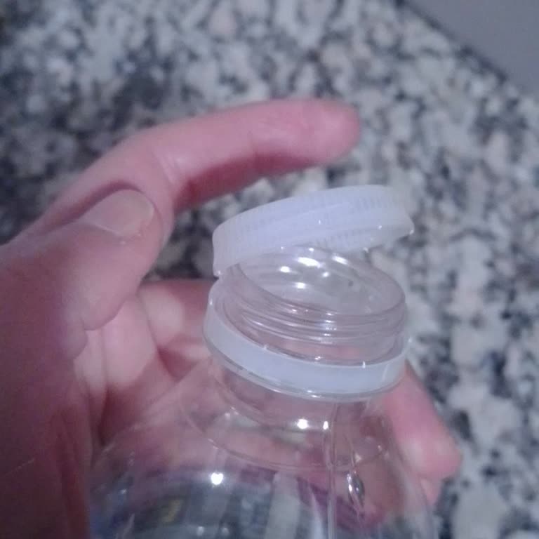 Saka Su Pet Şişe Kapakları Sürekli Kırılıyor Ve Açılamıyor