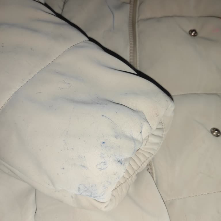 Yeni Alınan Çocuk Montu Lekeleri Çıkmıyor, Kullanışsız Ürün!