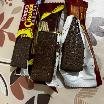 Ülker Çikolatalı Gofretlerde Şüpheli Görüntü Ve Sağlık Endişesi