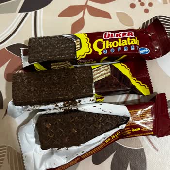 Ülker Çikolatalı Gofretlerde Şüpheli Görüntü Ve Sağlık Endişesi