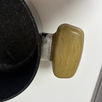 Korkmaz Tencerelerde Tutma Kolları Sürekli Soyuluyor, Kalıcı Çözüm Sunulmuyor