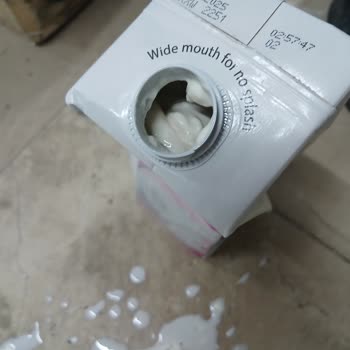 Tarihi Geçmiş Süt Satışı Ve Mağaza Müdürünün Sorumsuz Tavrı Yüzünden Yaşadıklarımız