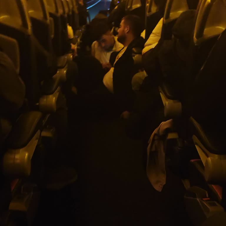 Otobüste Kapasite Üstü Yolcu Ve Kötü Muamele Mağduriyeti