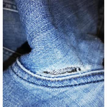 Mavi Pantolonun Dikişleri Kısa Sürede Söküldü, Çözüm Bekliyorum