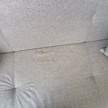 Kusurlu Koltuklar Ve İlgisiz Mağaza Mağduriyet Yaşattı