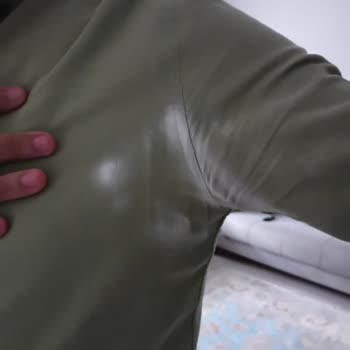 Leke Karşıtı Deodorant Kıyafetlerde Beyaz İz Ve Yapışkan Kalıntı Bırakıyor