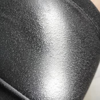 Leke Karşıtı Deodorant Kıyafetlerde Beyaz İz Ve Yapışkan Kalıntı Bırakıyor