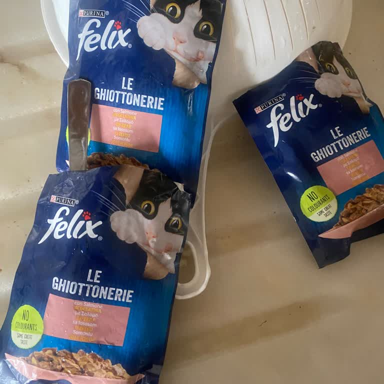 Aldığım Yaş Mama Bozuk Çıktı, Ücret İadesi İstiyorum