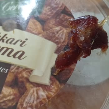 Aldığım Hurma Paketinden Sert Ve Tanımsız Parçalar Çıktı, Güvenim Sarsıldı