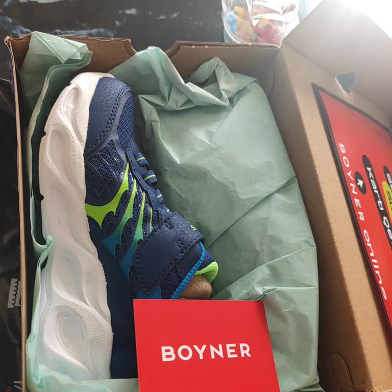 Doğum Günü İçin Alınan Ayakkabının Rengi Ve Modeli Yanlış Gönderildi