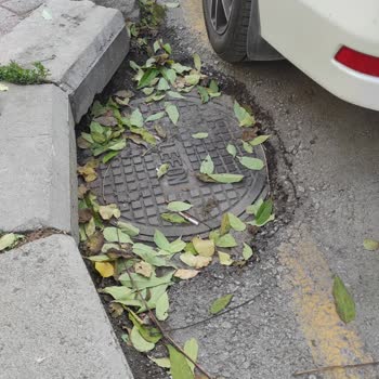 İki Yıldır Çözülmeyen Altyapı Kapağı Tehlikesi