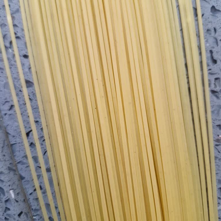 Aldığım Spagetti Paketinde Siyah Noktalar Çıktı, Değişim Talep Ediyorum