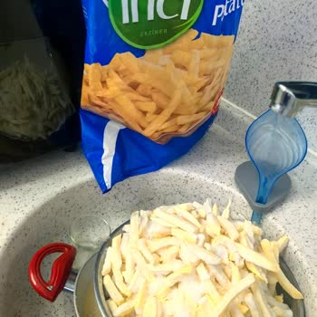 Aldığım Patatesler Küçük Ve Buzluydu, İade Edemedim