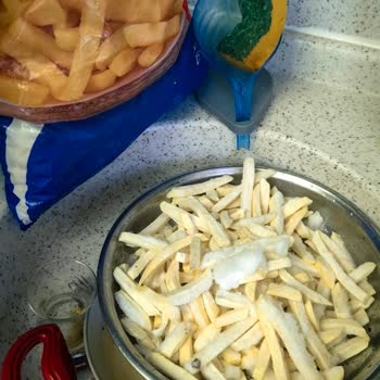 Aldığım Patatesler Küçük Ve Buzluydu, İade Edemedim