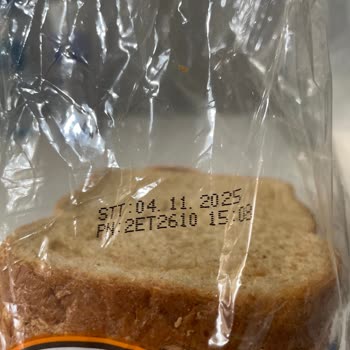 Aldığım Ekmeğin İçinden Mavi Kumaş Parçası Çıktı Hijyen Ve Sağlık Endişesi Yaşadım