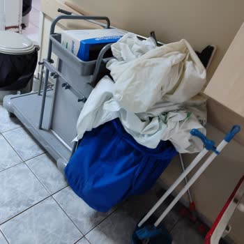 Onkoloji Servisinde Temizlik Ve Hasta Bakıcı Eksikliği Mağduriyeti