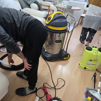 Barçın Marka Eşofman Takımı Koltuklarda Boya Lekesi Oluşturdu