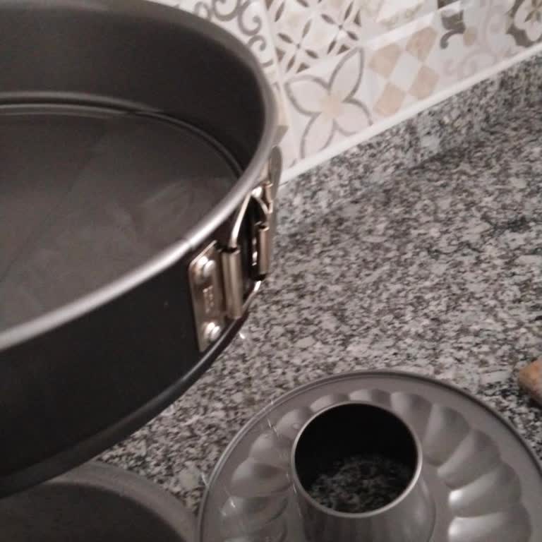 Tefal Aldığım Kek Kalıbı Su Sızdırıyor İade Sürecinde Eksik Parça İddiası Yaşadım