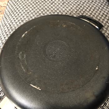 Korkmaz Lena Tencerede Tekrar Eden Kaplama Soyulması Ve Çözüm Sunulmaması