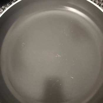 Korkmaz Lena Tencerede Tekrar Eden Kaplama Soyulması Ve Çözüm Sunulmaması