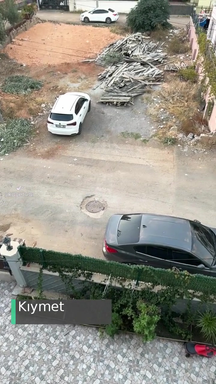 Mersin Yenişehir Belediyesi Rögar Kapağının Demirlerinin Kapatılması videonun kapak resmi