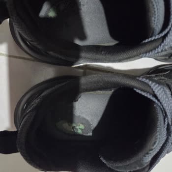 Kısa Sürede Deforme Olan Ayakkabı İçin Çözüm Bulunmuyor