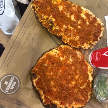 Sbarro Viaport Şubesinde Standartsız Ve Yanık Lahmacun Deneyimi