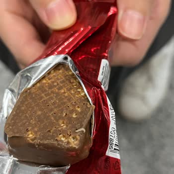 Aldığım Çikolatanın İçinden Kurt Çıktı Hijyen Endişesi Yaşıyorum