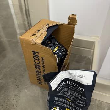 Kolay Gelsin Kargom Apartman Dışında Bırakıldı, Paketim Hasarlı Ve Bilgisiz Teslim Edildi