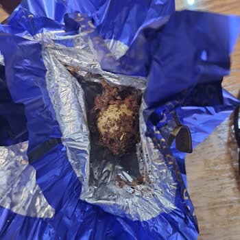 Aldığım Godiva Çikolatanın İçinden Kelebek Ve Kurtçuk Çıktı