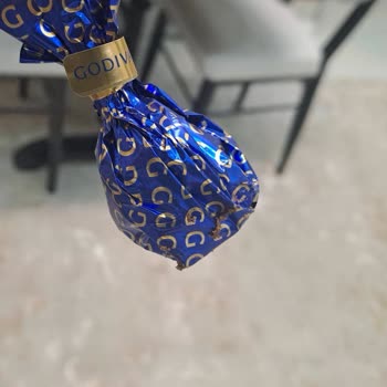 Godiva Çikolatada Kurtçuk Ve Kelebek Şoku: Sağlığım Tehlikeye Girdi