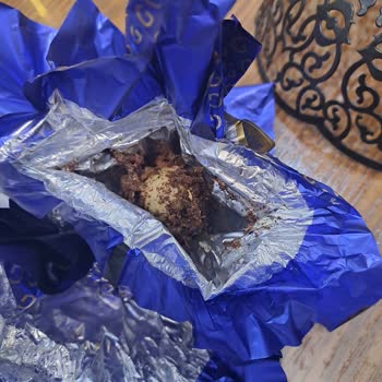 Godiva Çikolatada Kurtçuk Ve Kelebek Şoku: Sağlığım Tehlikeye Girdi