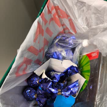 Godiva Çikolatada Kurtçuk Ve Kelebek Şoku: Sağlığım Tehlikeye Girdi