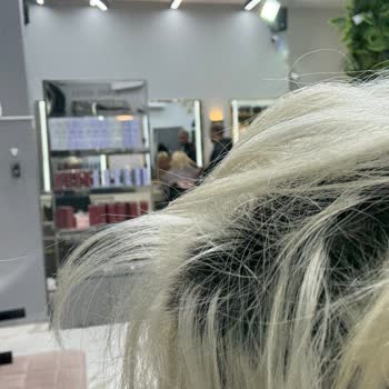 Kuaförde Yanlış Saç Rengi Ve Ciddi Saç Hasarı Nedeniyle Mağduriyet