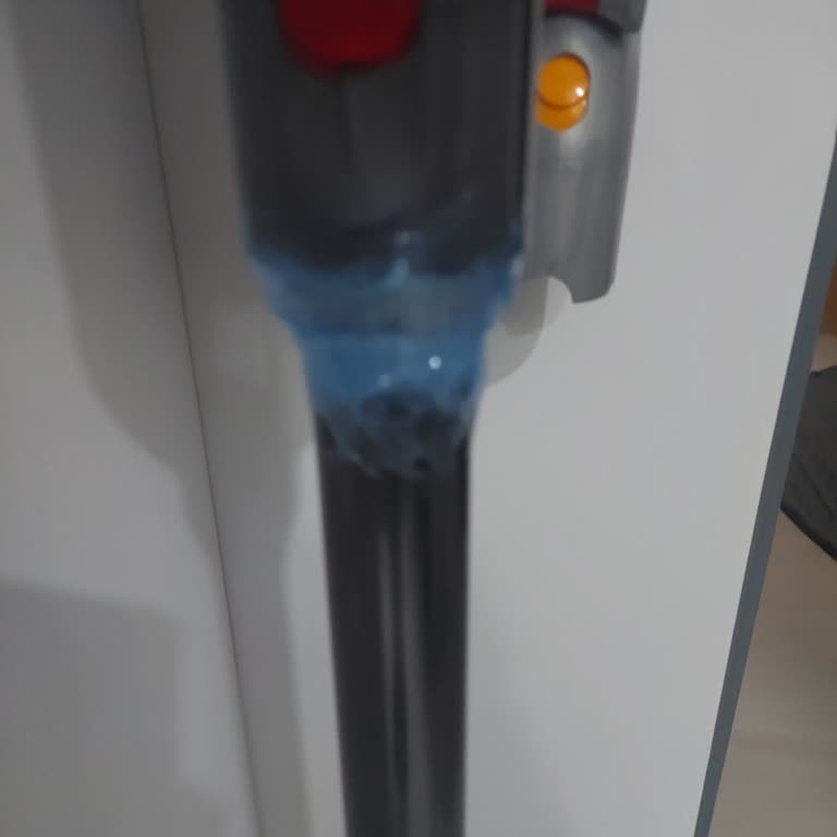 Dyson Süpürgede Kırılan Parçalar Ve Stok Sorunu Hayal Kırıklığı Yarattı