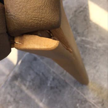 Kırılan Sandalyeler İçin Destek Alamadım, Mağdur Edildim