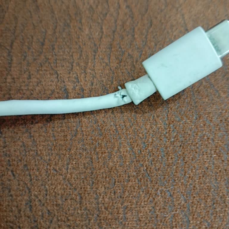 Yeni Alınan Realme 10 Şarj Aleti Sürekli Arızalı Ve Aşırı Isınıyor