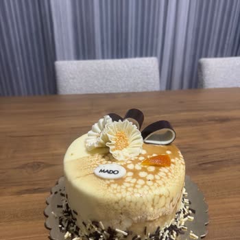 Bayat Ve Donuk Pasta, İlgisiz Şube Ve İade Talebim Dikkate Alınmadı