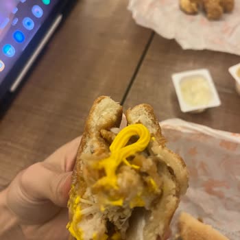 Popeyes Siparişinde Eksik Ürünler Ve Böcekli Burger Şoku: Hijyen Ve Güvenlik Skandalı