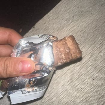 Sağlıksız Ve Son Kullanma Tarihi Okunmayan Çikolata: Çocuğumun Sağlığı Tehlikeye Girdi