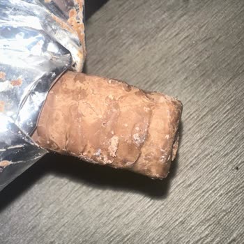 Sağlıksız Ve Son Kullanma Tarihi Okunmayan Çikolata: Çocuğumun Sağlığı Tehlikeye Girdi