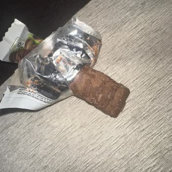 Sağlıksız Ve Son Kullanma Tarihi Okunmayan Çikolata: Çocuğumun Sağlığı Tehlikeye Girdi