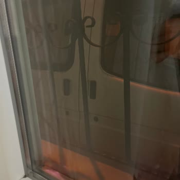 Uzun Süredir Yanlış Park Edilen Araç Nedeniyle Evde Mağduriyet Ve Güvenlik Riski